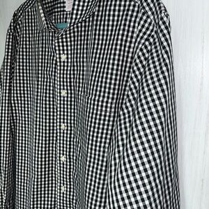 Brooks Brothers Men’s Button Down Size 17 1/2 x 33 Black and White Checkered EUC